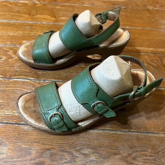 Born Shoes - Born Women US 9 Green Leather Block Heel Buckle Open Toe Slingback Sandal